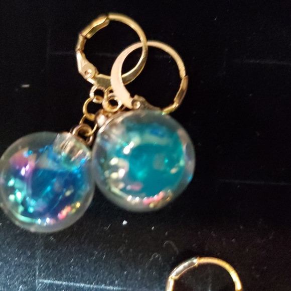 Earrings - Picture 2 of 6